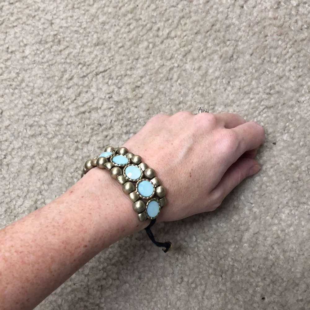 Adjustable gold beaded bracelet - Picture 2 of 3